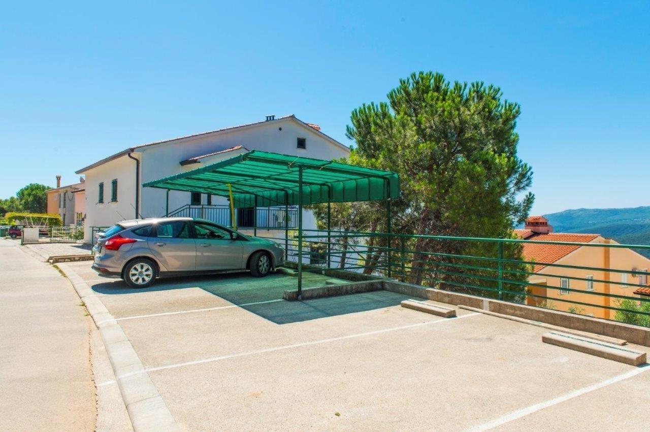 Apartments With A Parking Space Rabac, Labin - 6464 Eksteriør bilde